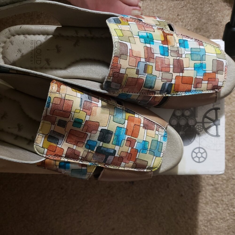 Cloud Open-Toed Shoes - NIB